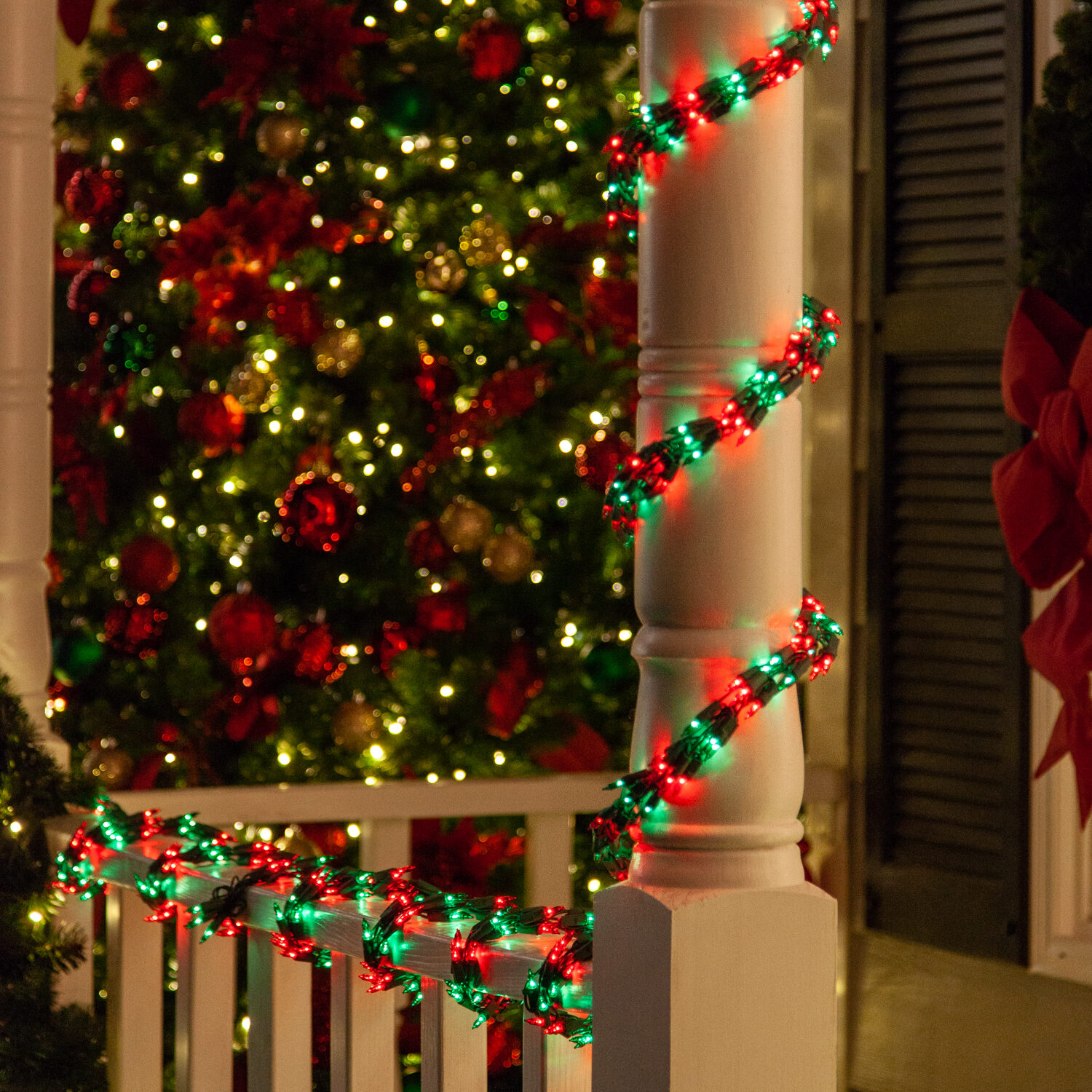 red and green christmas lights